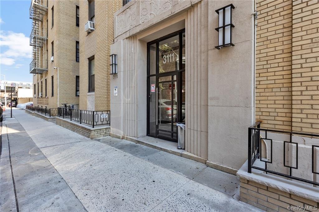 Coop Brighton 1st Place Brooklyn, NY 11235, MLS-919103-17