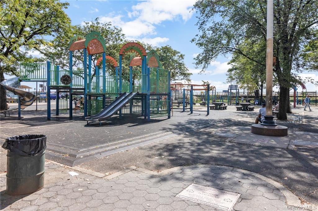 Coop Brighton 1st Place Brooklyn, NY 11235, MLS-919103-20