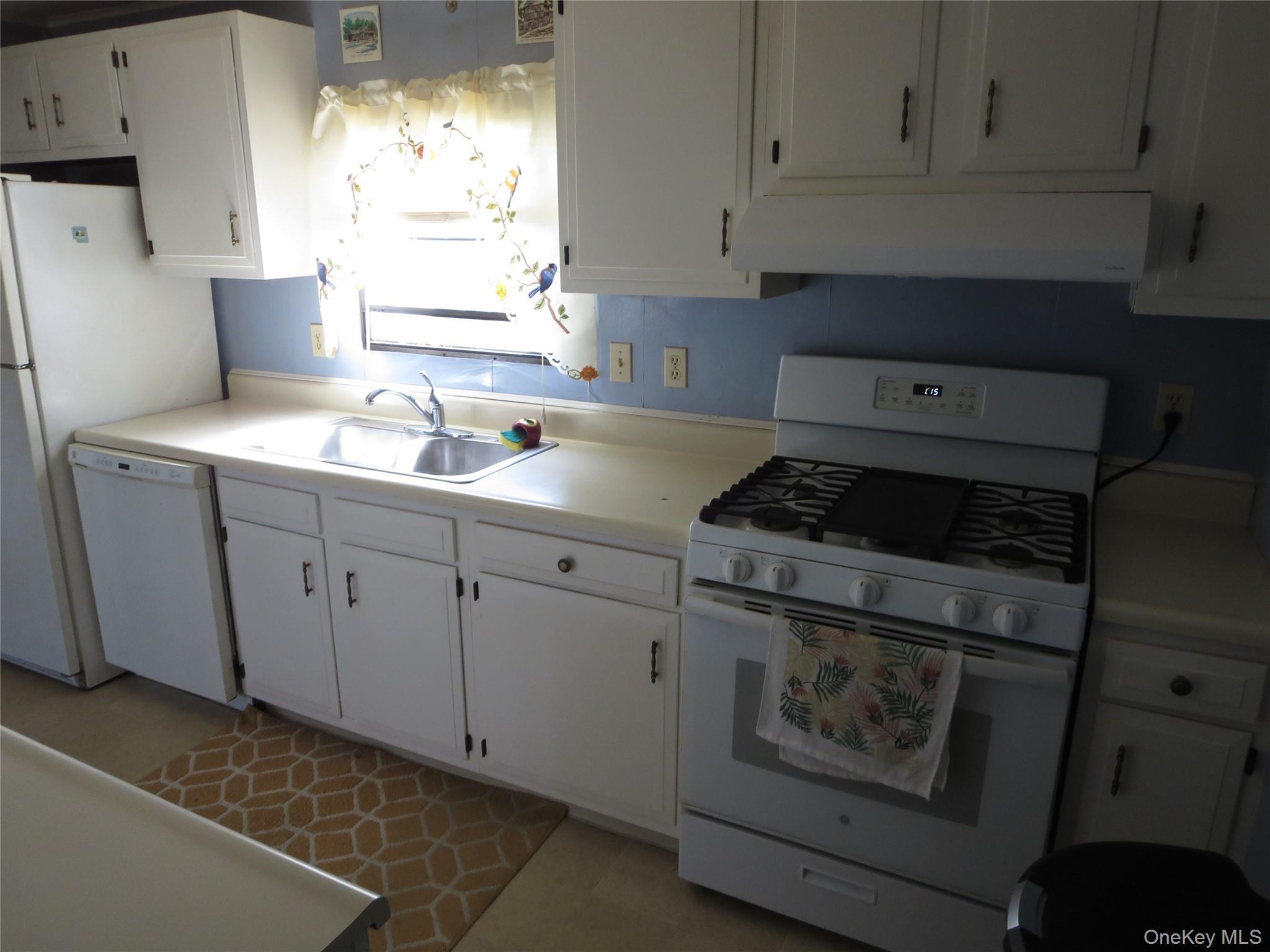 Single Family Bluebird Way Dutchess County, NY 12522, MLS-919106-11