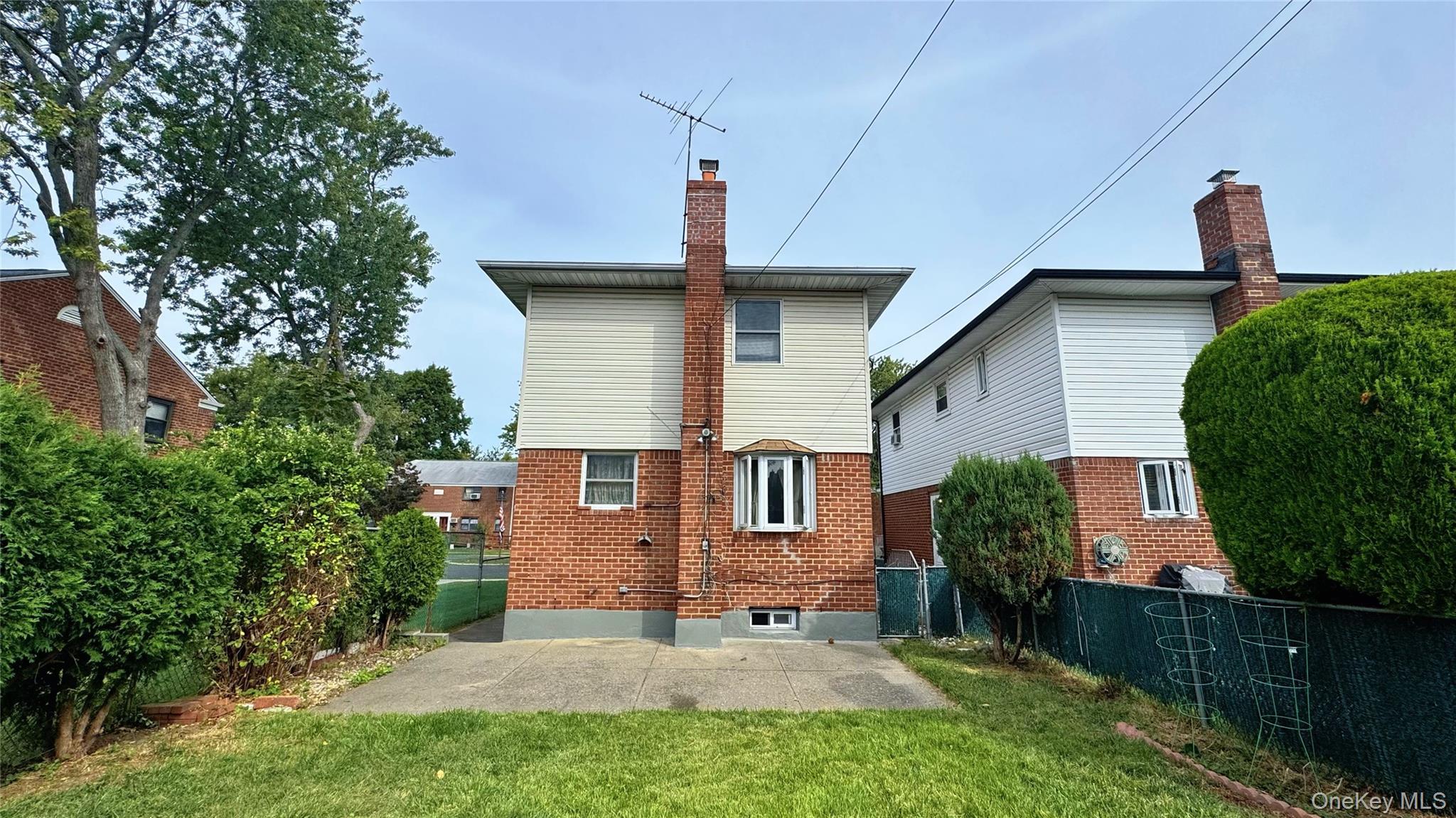 Single Family 19th Ave  Queens, NY 11357, MLS-919128-27