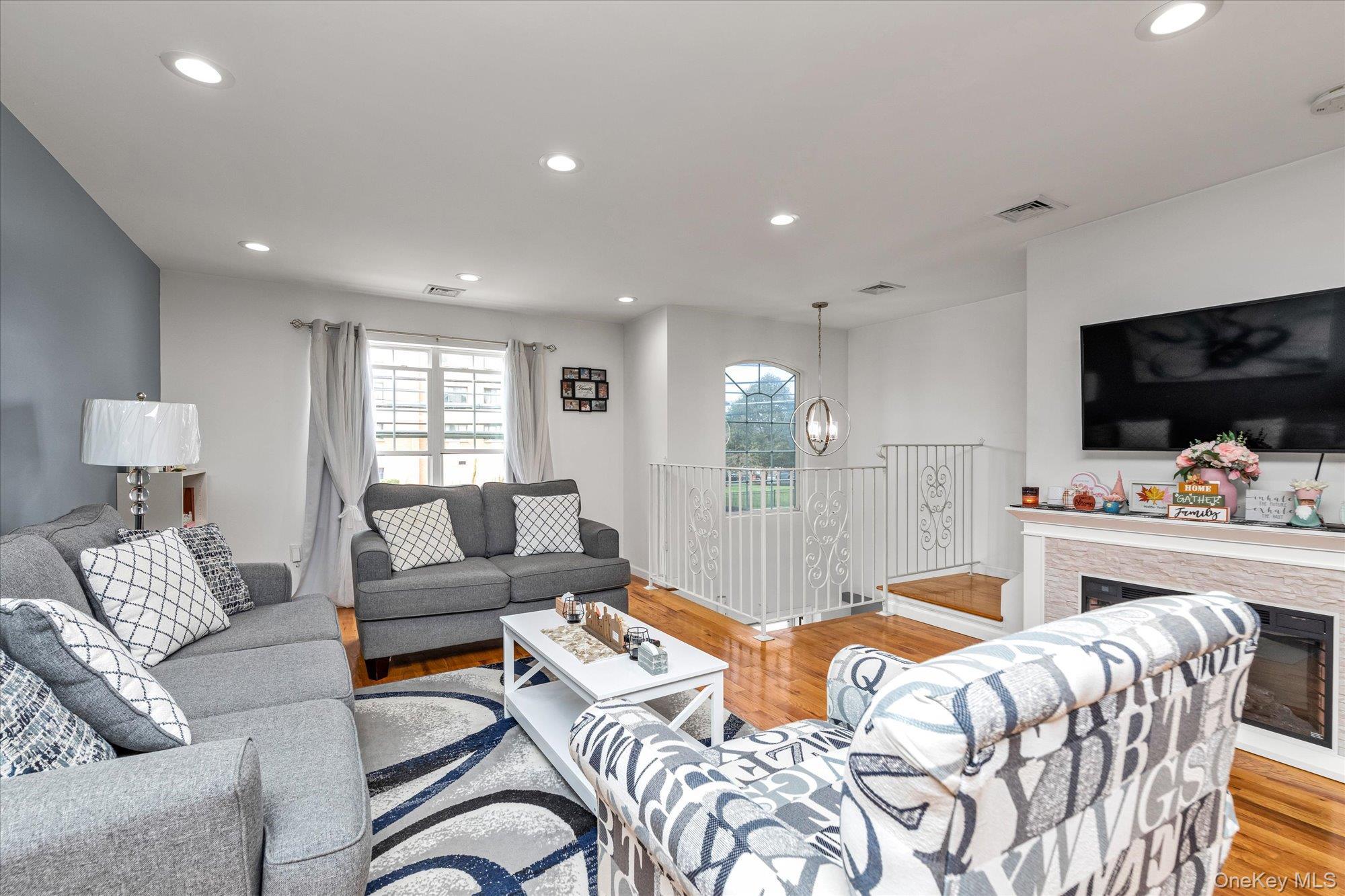 Single Family Franklin  Nassau County, NY 11550, MLS-919164-4