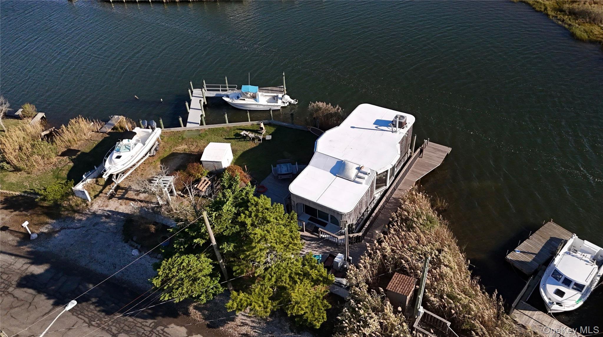 Single Family Riviera Drive Suffolk County, NY 11951, MLS-919241-34