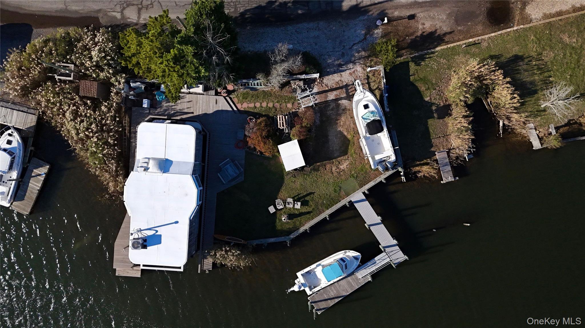 Single Family Riviera Drive Suffolk County, NY 11951, MLS-919241-36