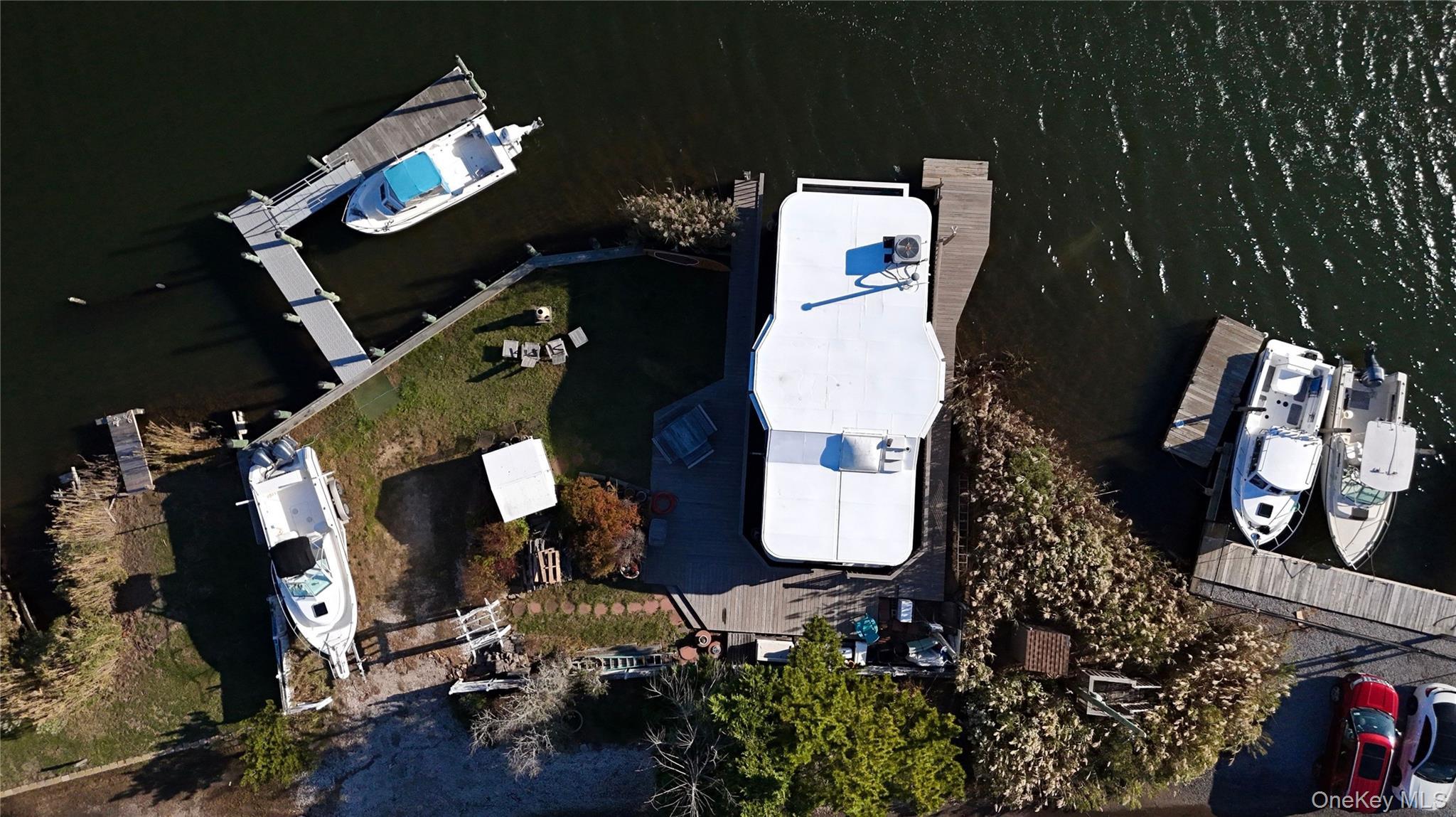 Single Family Riviera Drive Suffolk County, NY 11951, MLS-919241-37