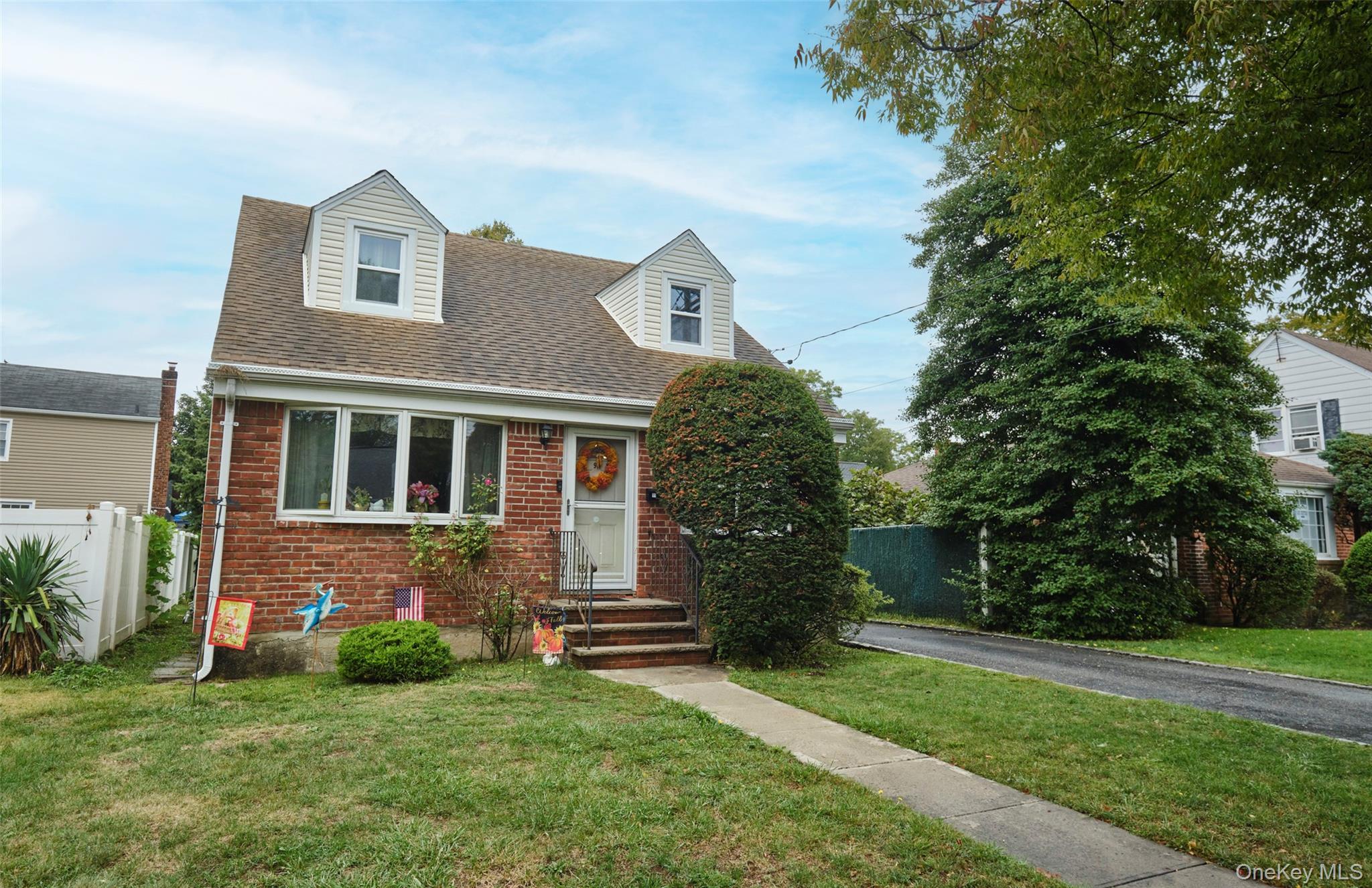 Single Family Covert  Nassau County, NY 11040, MLS-919270-2