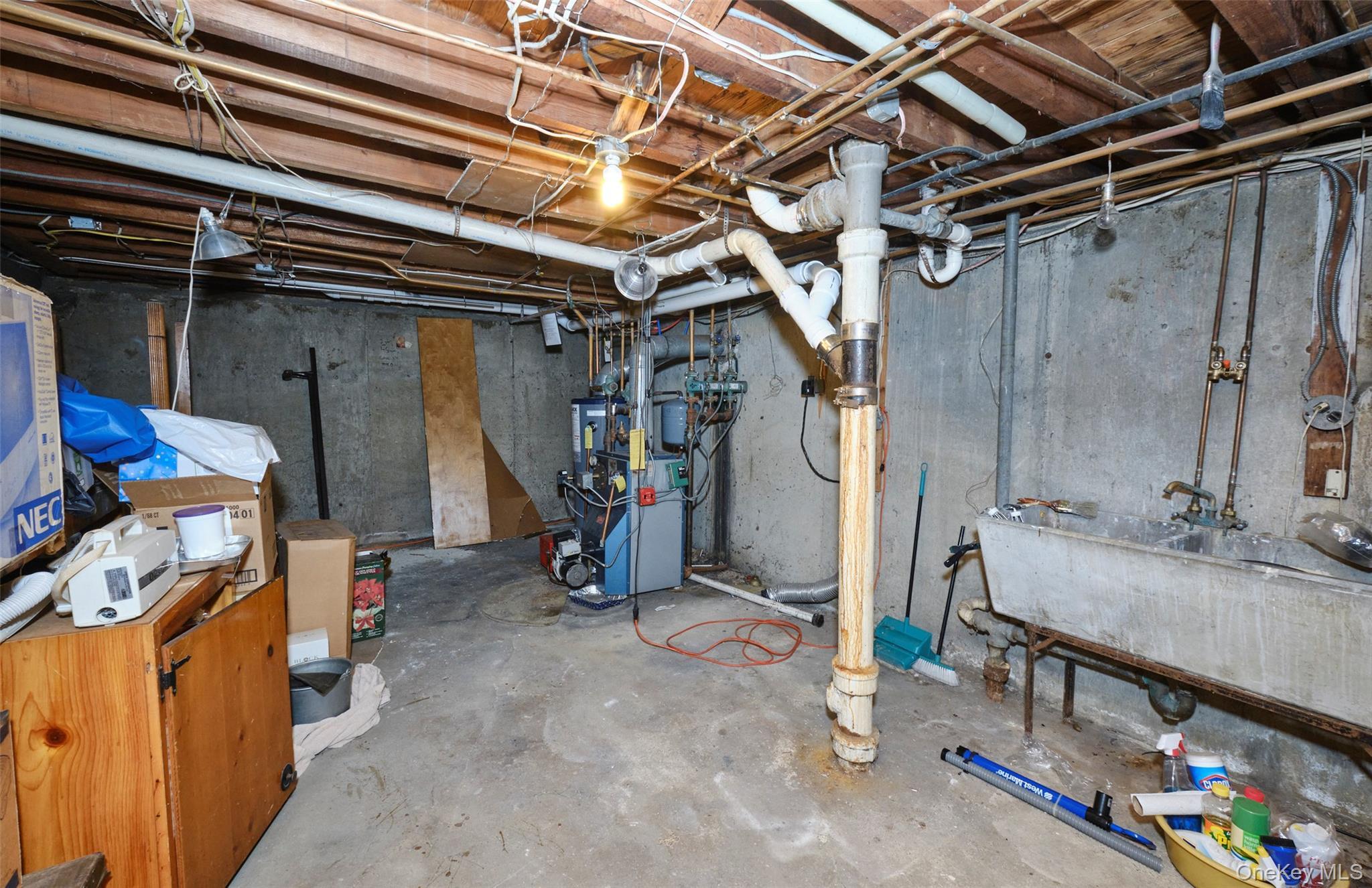 Single Family Covert  Nassau County, NY 11040, MLS-919270-24