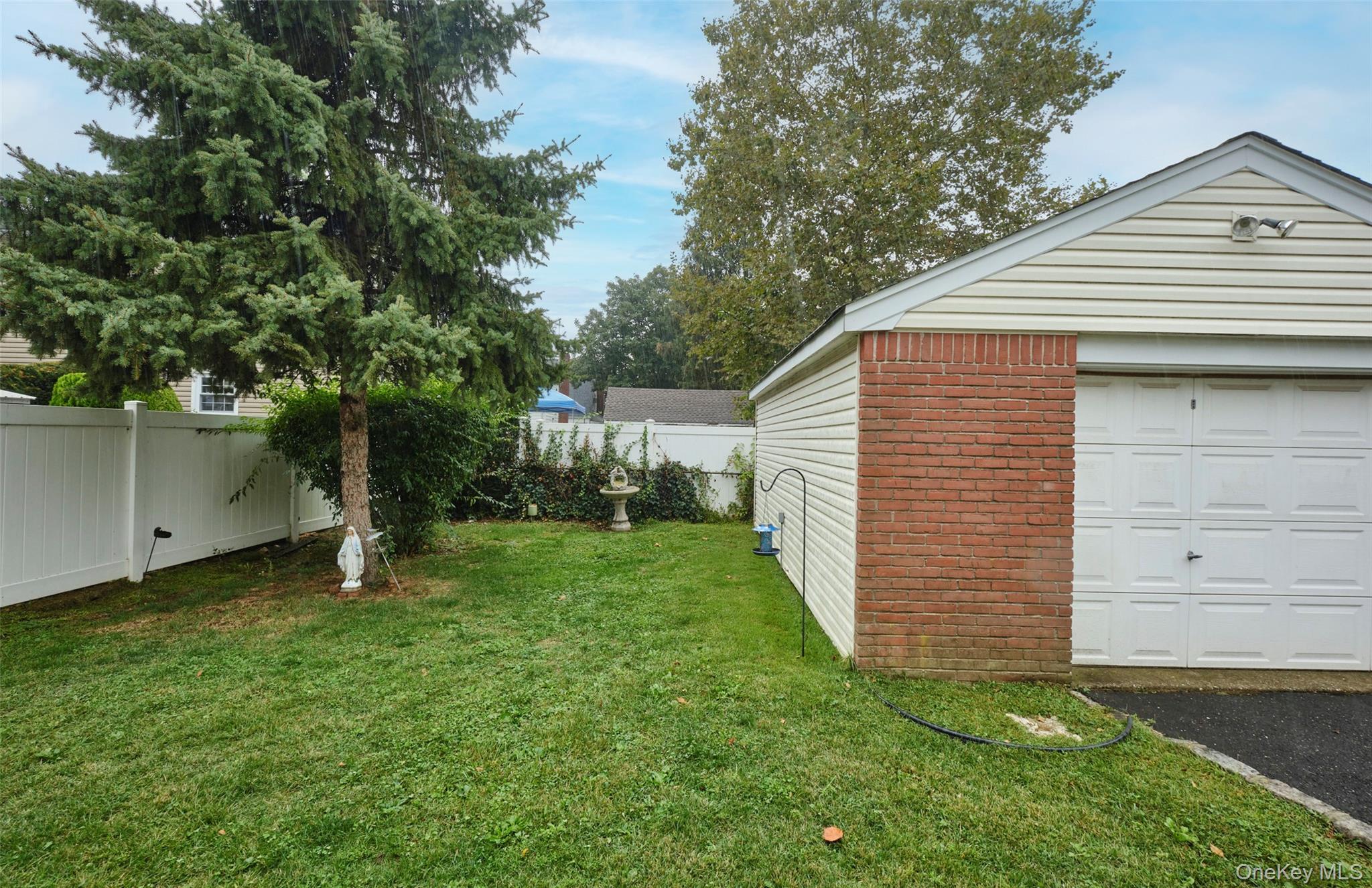 Single Family Covert  Nassau County, NY 11040, MLS-919270-26