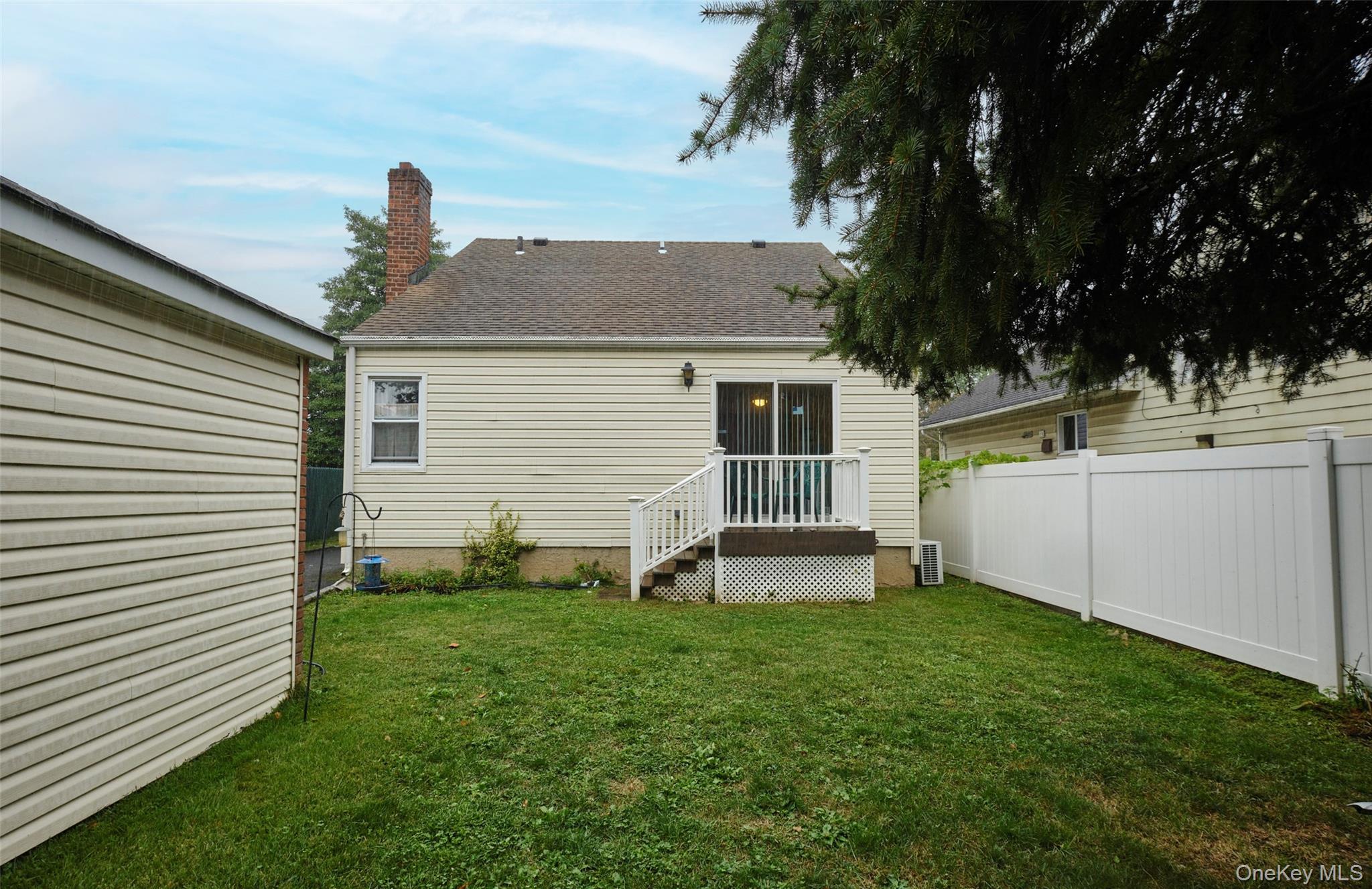 Single Family Covert  Nassau County, NY 11040, MLS-919270-28