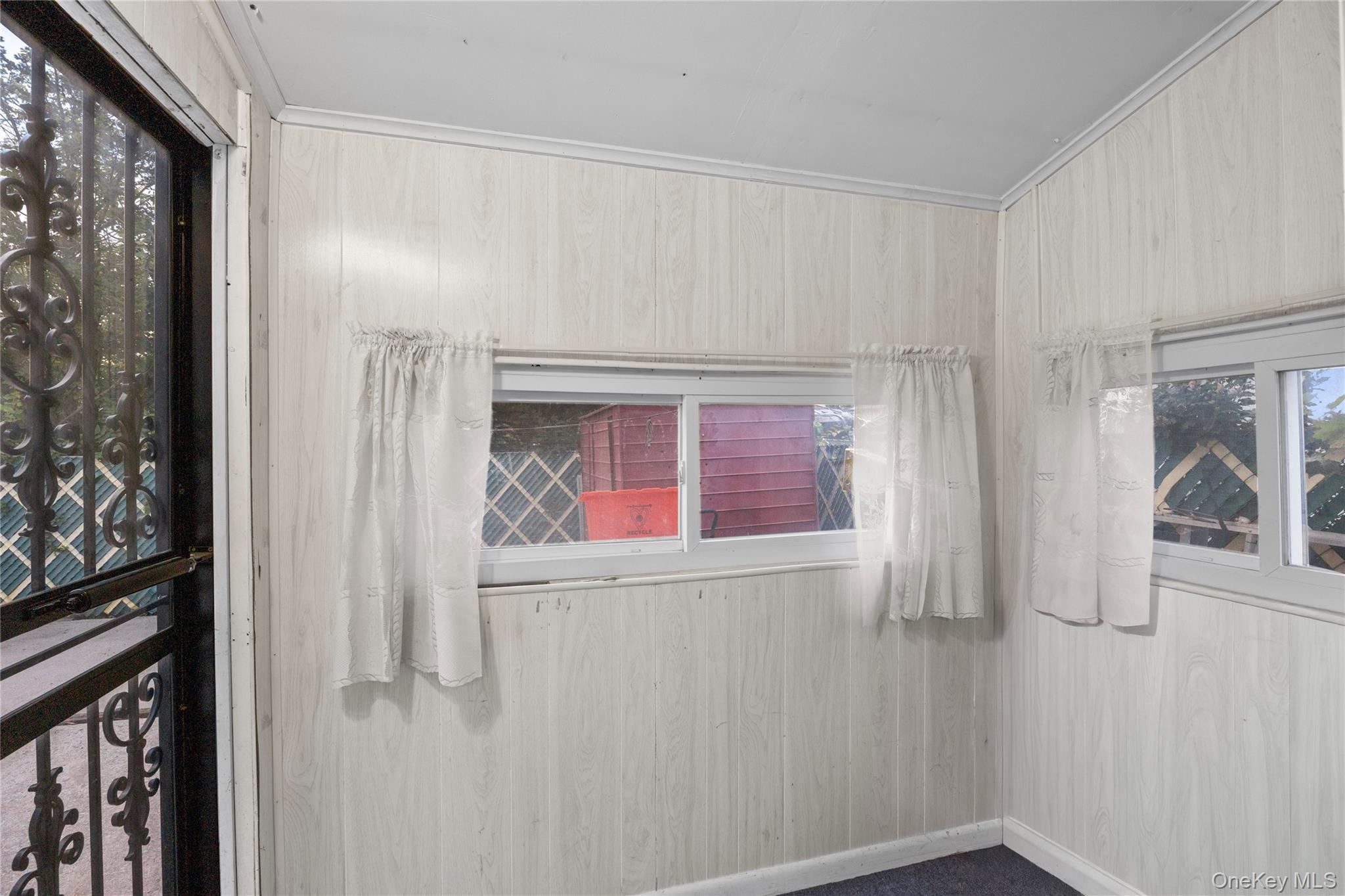 Single Family Carnegie Nassau County, NY 11003, MLS-919298-25