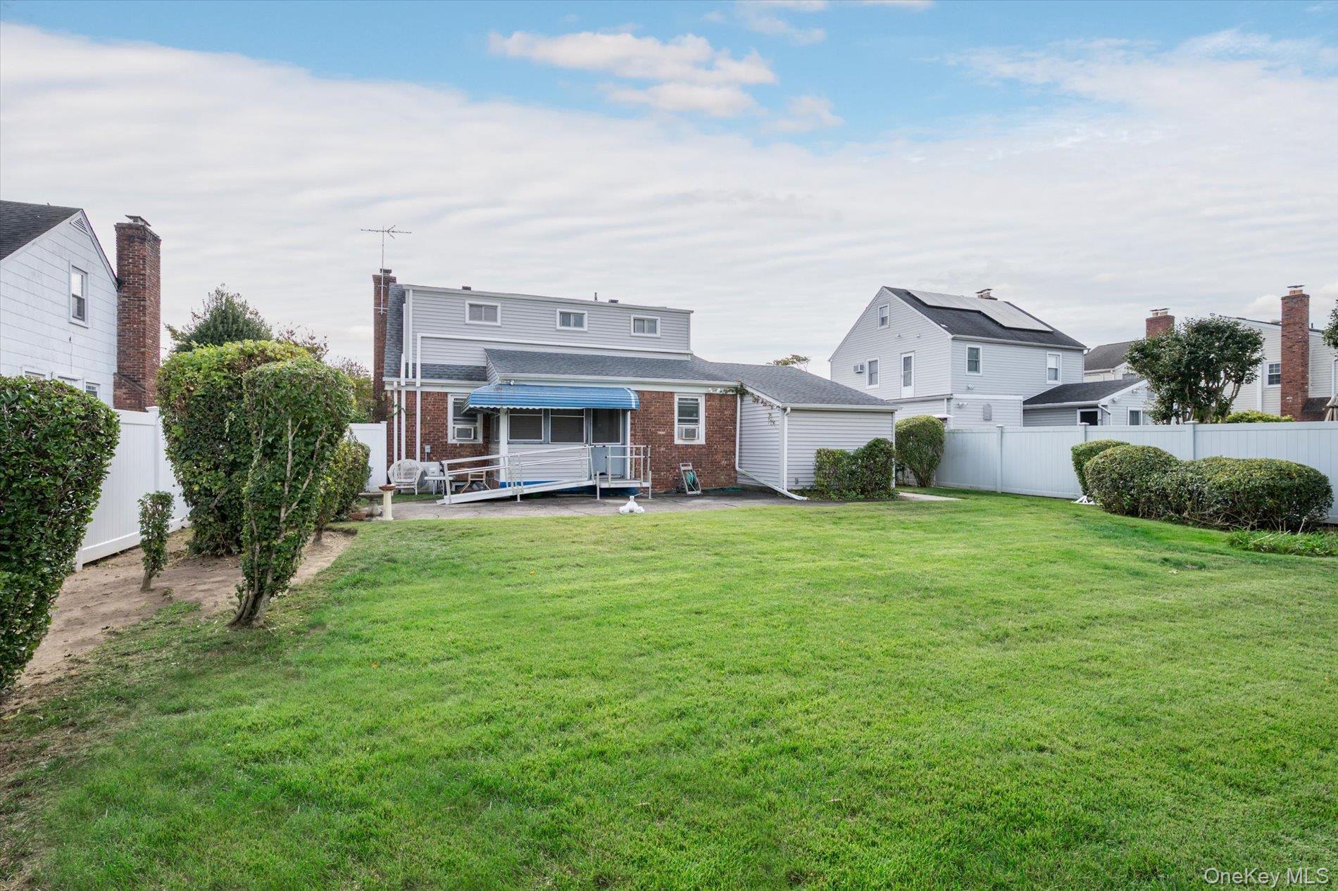 Single Family Court  Nassau County, NY 11572, MLS-919319-21