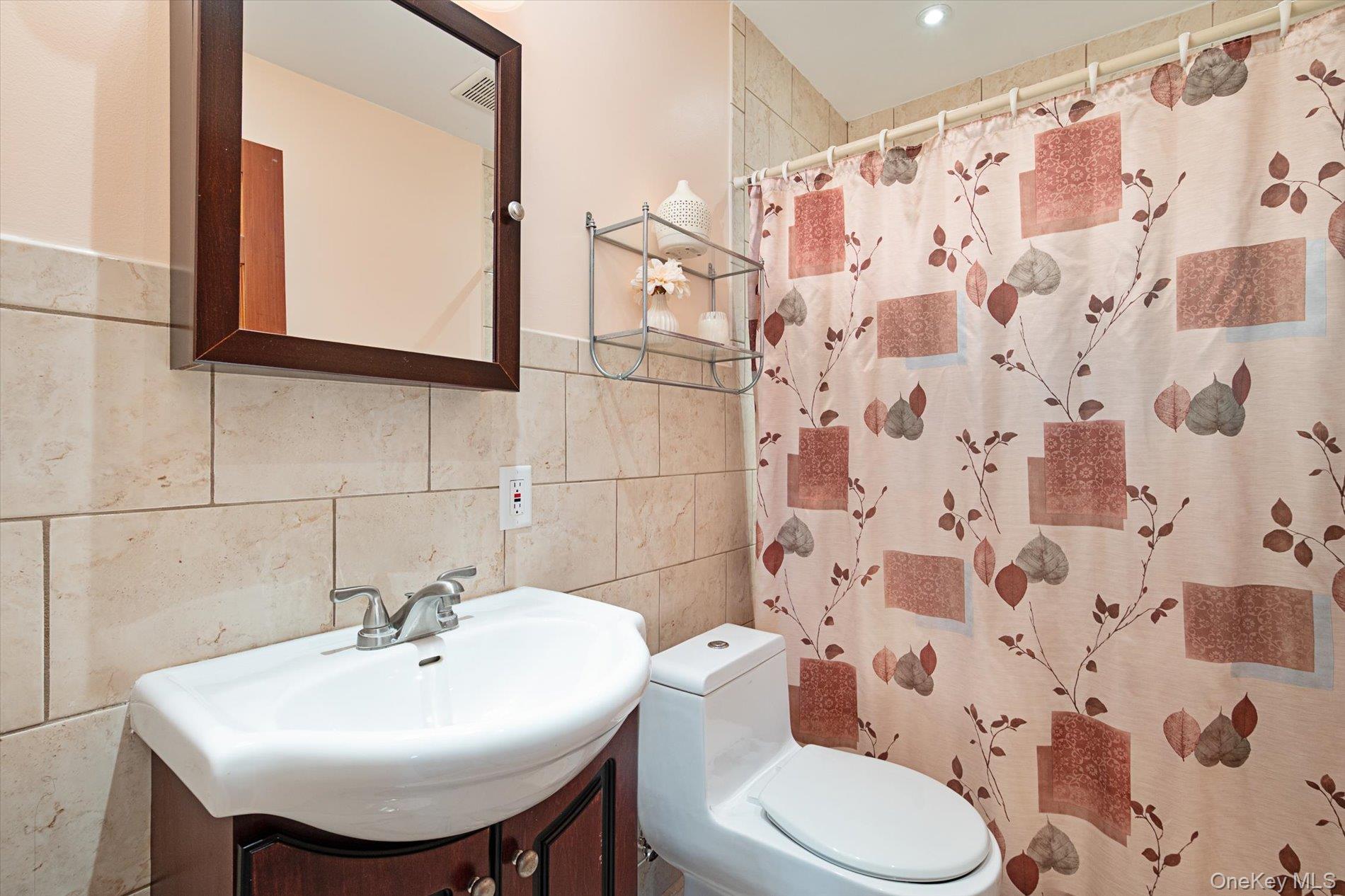 Single Family Court  Nassau County, NY 11572, MLS-919319-8