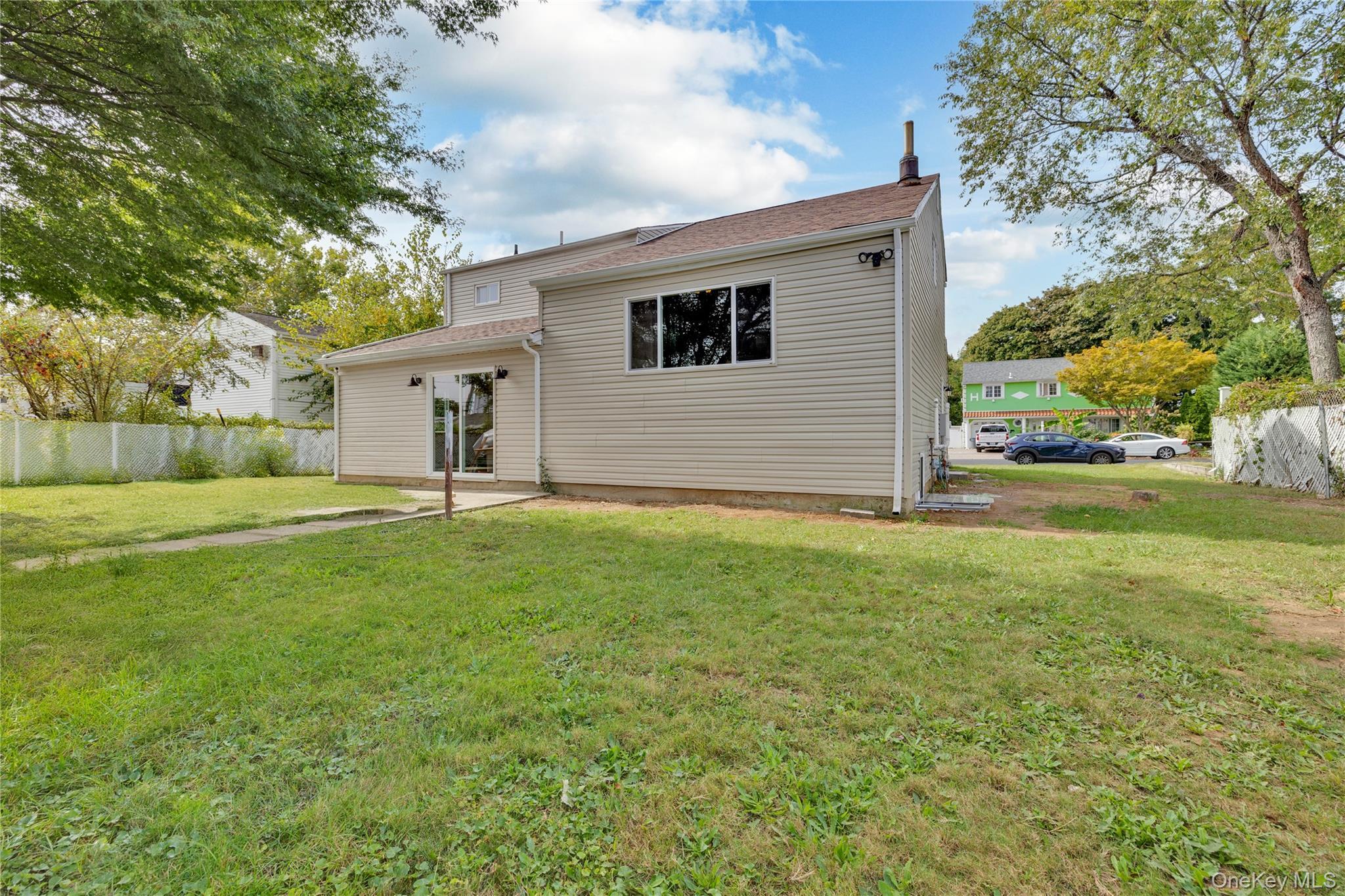 Single Family Tree  Suffolk County, NY 11722, MLS-919371-28