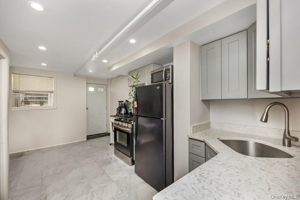 Single Family 78th Queens, NY 11379, MLS-919373-16