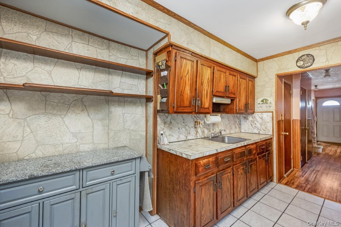 Single Family 78th Queens, NY 11379, MLS-919373-7