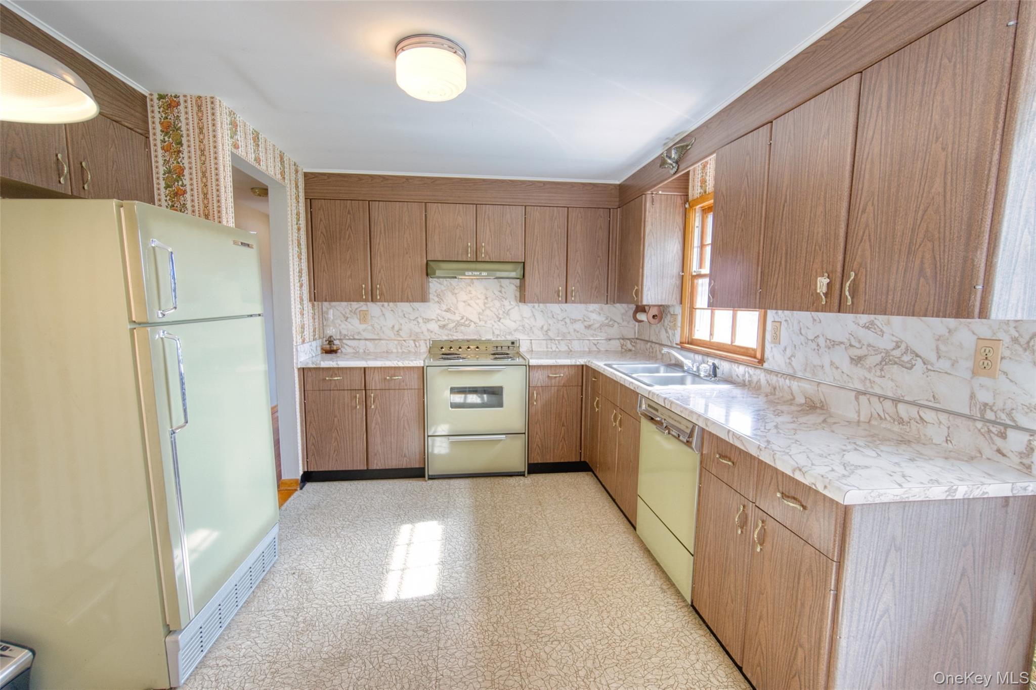 Single Family Pine Bush Ulster County, NY 12484, MLS-919391-24