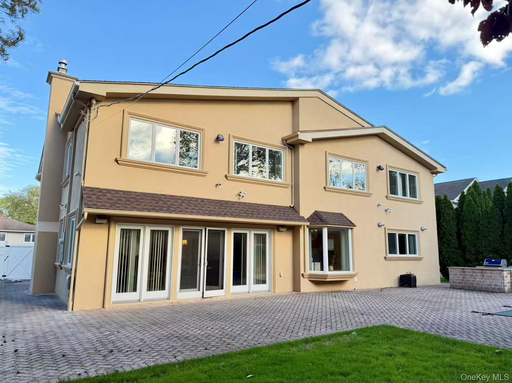 Single Family Livingston Nassau County, NY 11753, MLS-919394-3