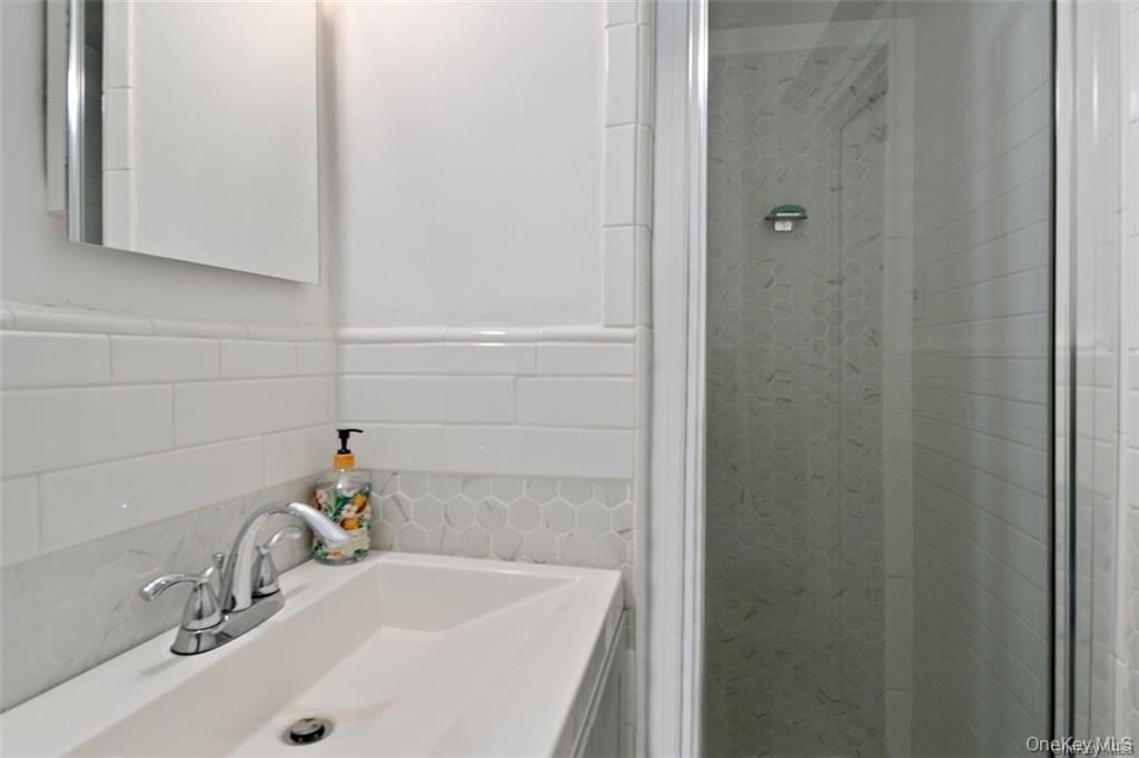Apartment Webb Bronx, NY 10468, MLS-919410-14