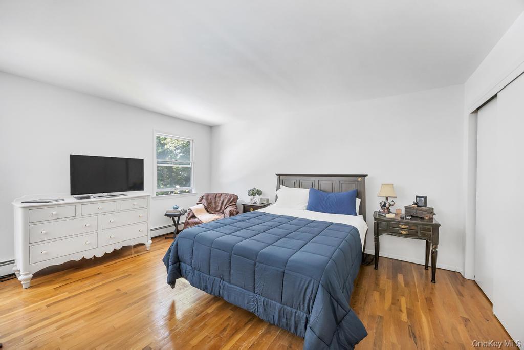 Single Family Oak  Suffolk County, NY 11720, MLS-919425-18