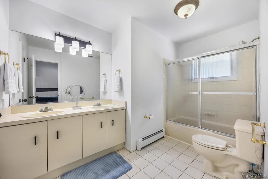 Single Family Oak  Suffolk County, NY 11720, MLS-919425-19