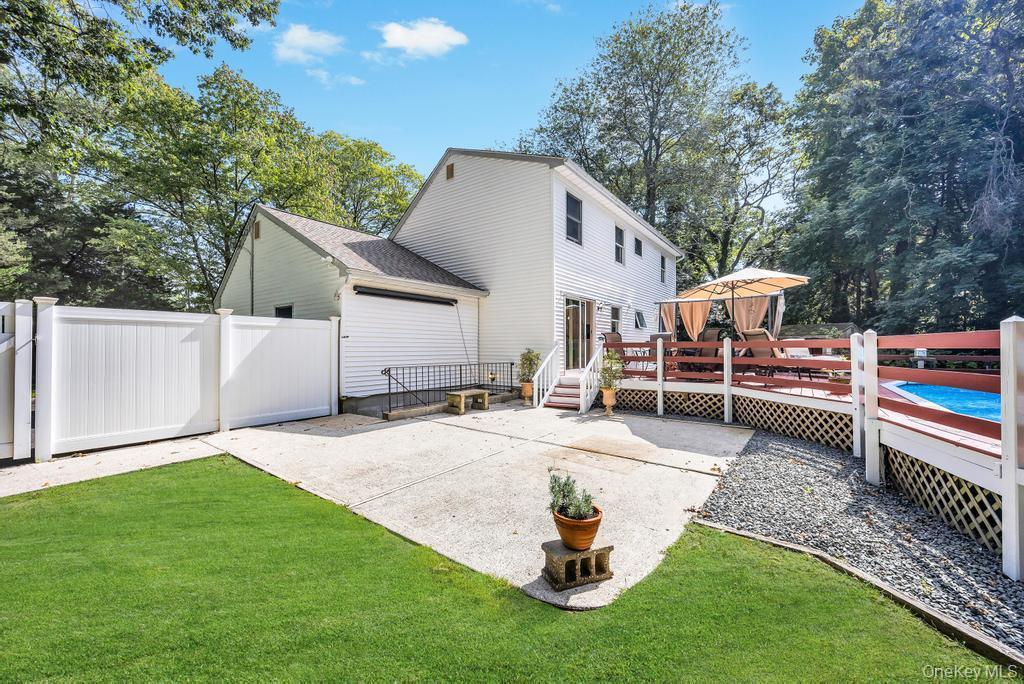 Single Family Oak  Suffolk County, NY 11720, MLS-919425-25