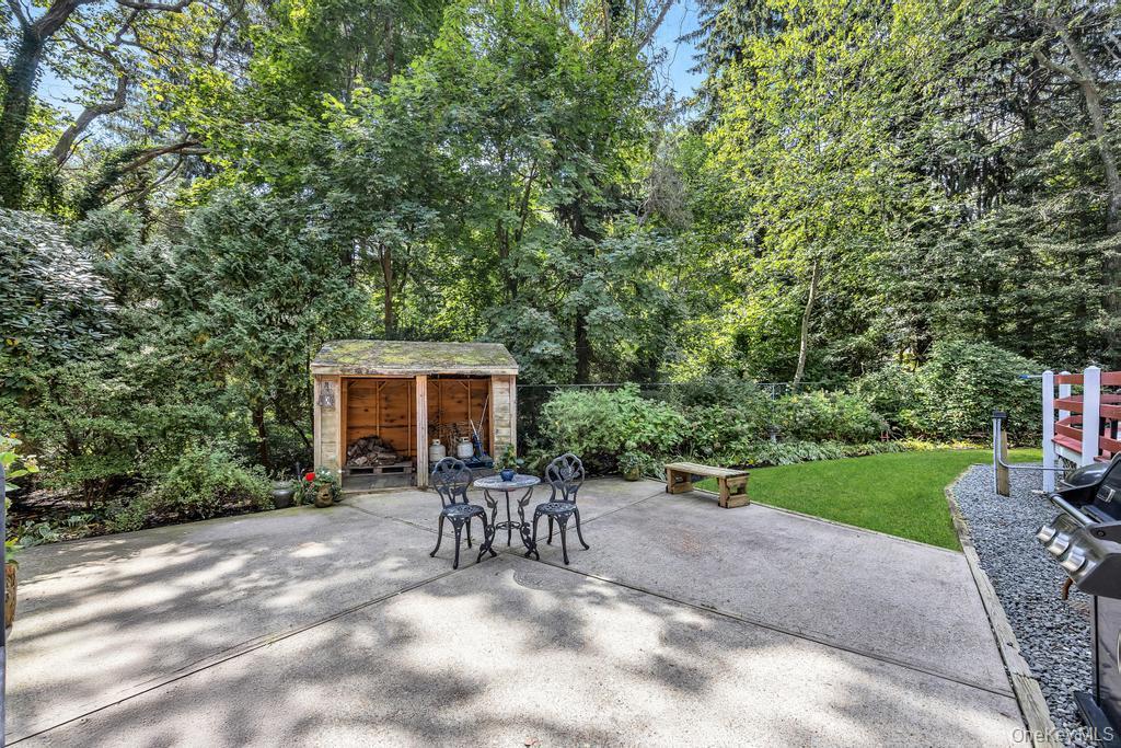 Single Family Oak  Suffolk County, NY 11720, MLS-919425-27