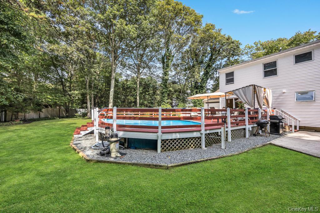 Single Family Oak  Suffolk County, NY 11720, MLS-919425-28