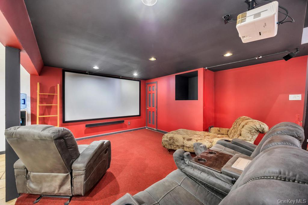 Single Family Oak  Suffolk County, NY 11720, MLS-919425-31