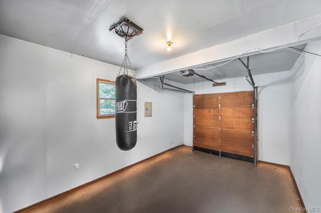 Single Family Oak  Suffolk County, NY 11720, MLS-919425-35