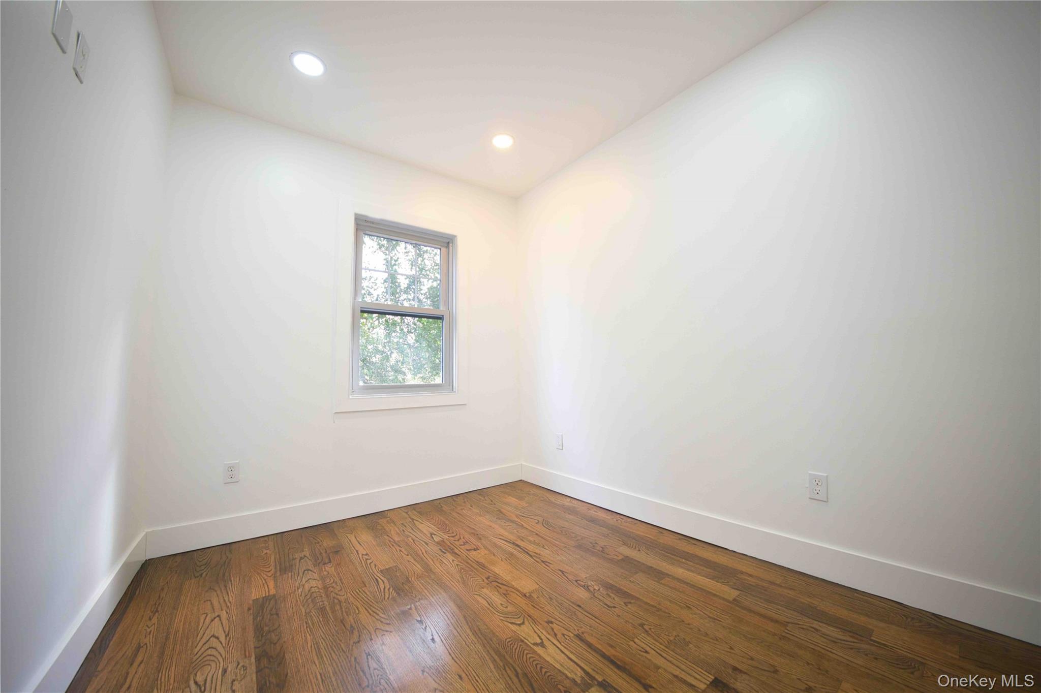 Single Family Avenue M  Brooklyn, NY 11234, MLS-919430-27