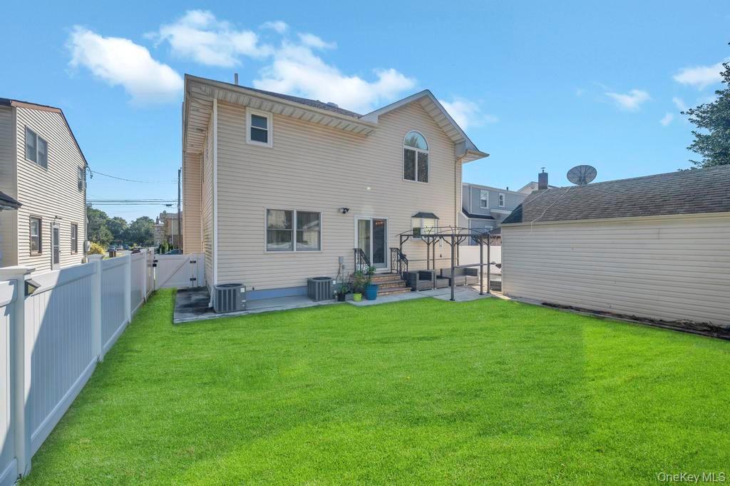 Single Family Prince Nassau County, NY 11040, MLS-919436-20