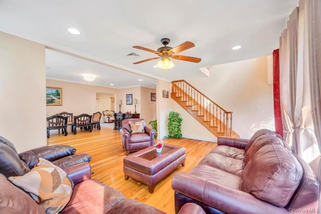 Single Family Prince Nassau County, NY 11040, MLS-919436-3