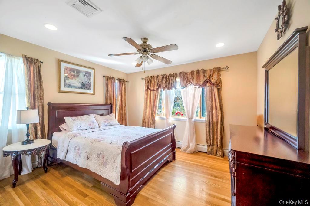 Single Family Prince Nassau County, NY 11040, MLS-919436-9