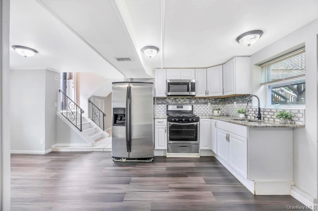 Single Family Bergen  Suffolk County, NY 11776, MLS-919446-23