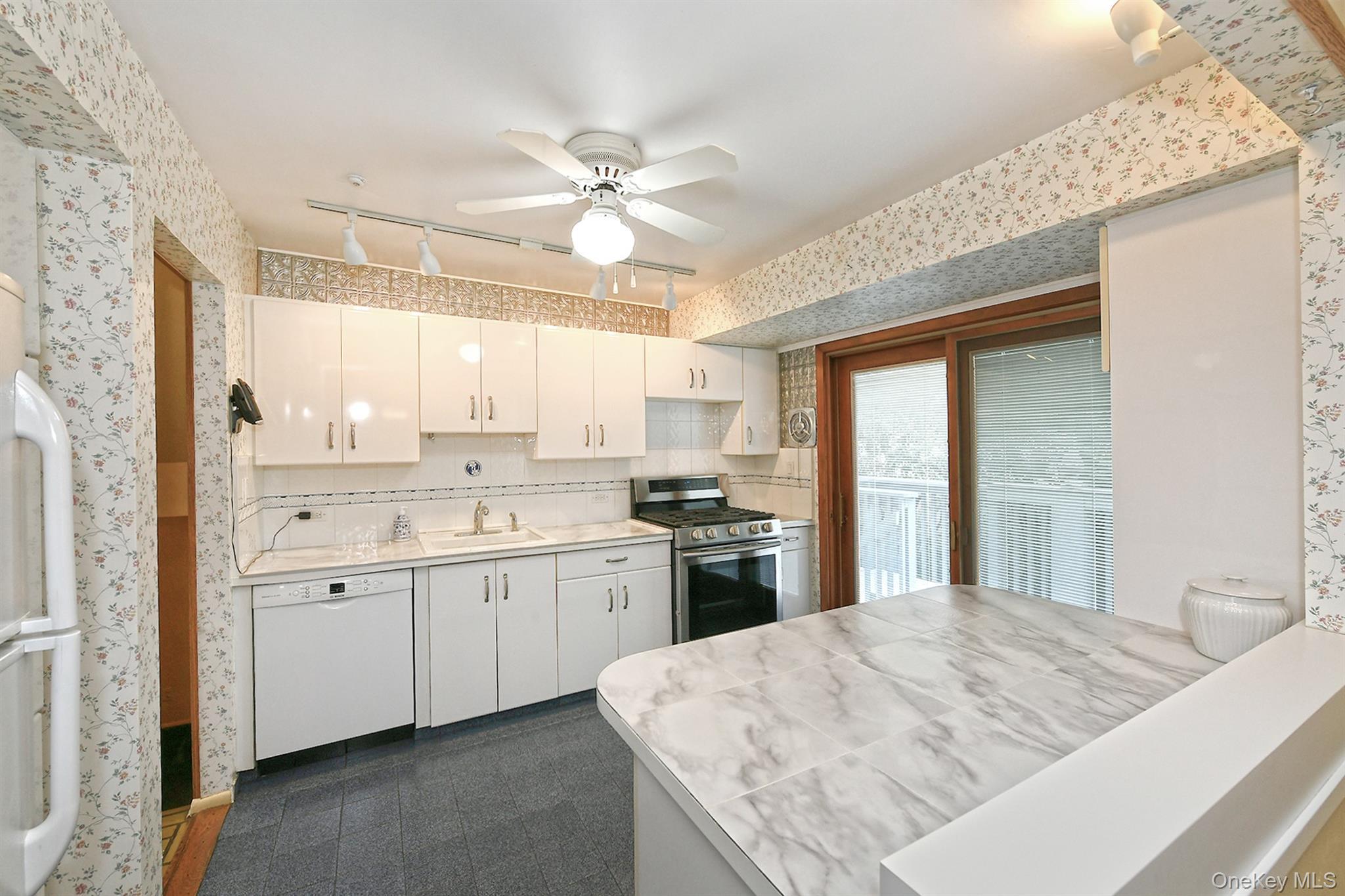 Single Family Halcourt  Nassau County, NY 11803, MLS-919549-10