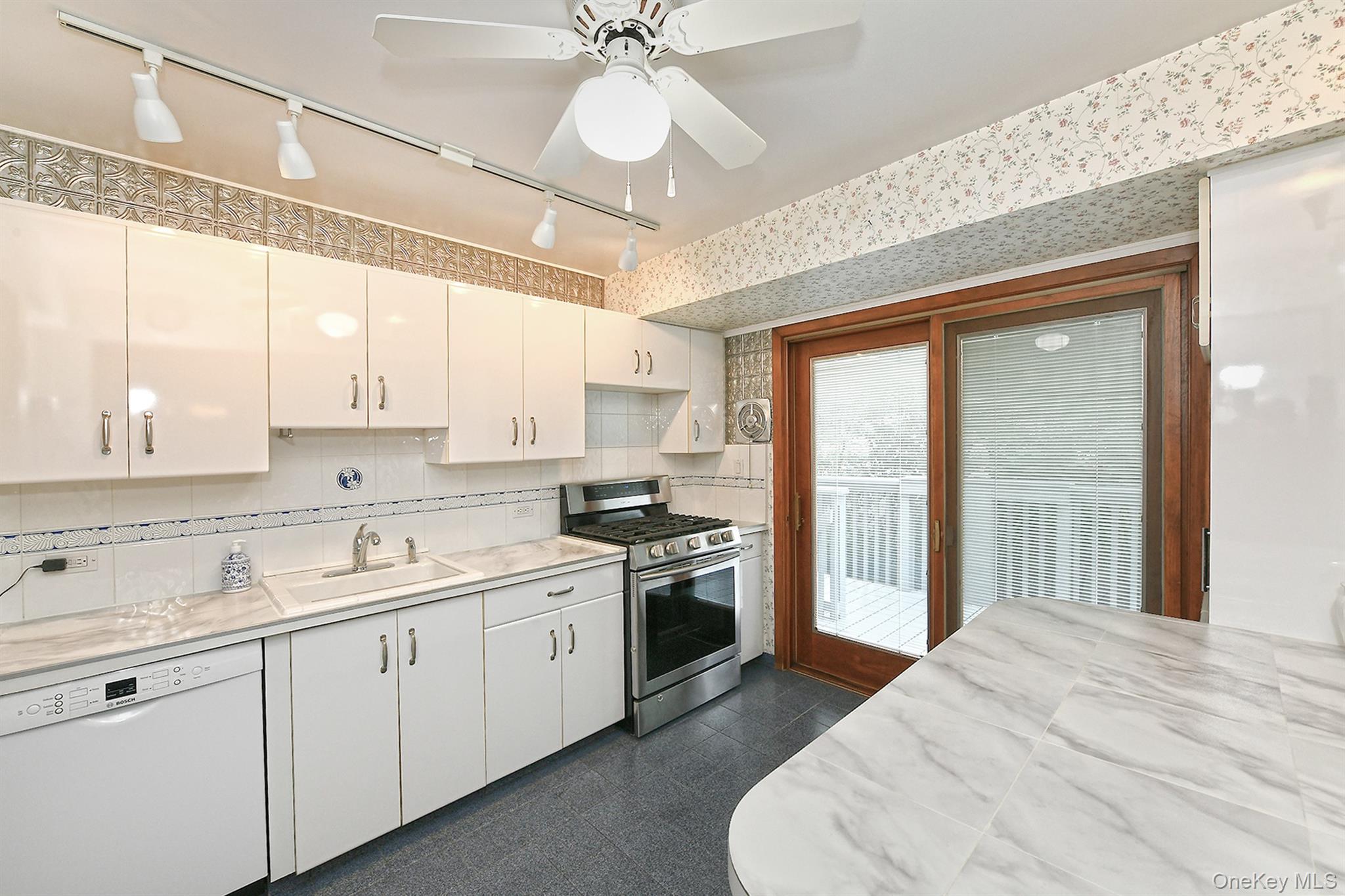 Single Family Halcourt  Nassau County, NY 11803, MLS-919549-12