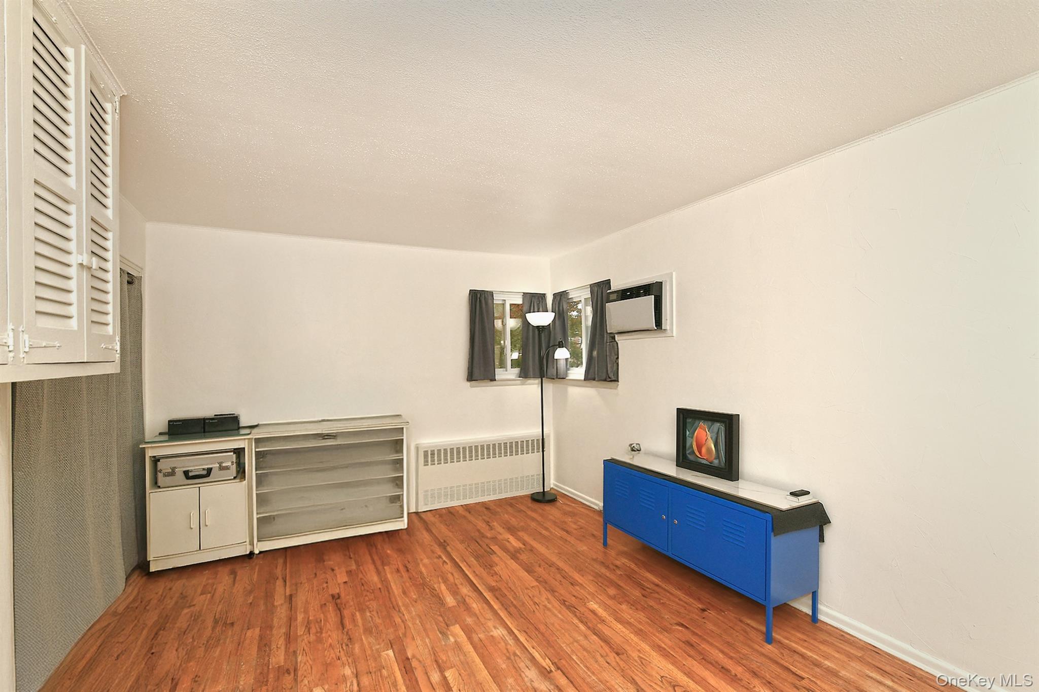 Single Family Halcourt  Nassau County, NY 11803, MLS-919549-13