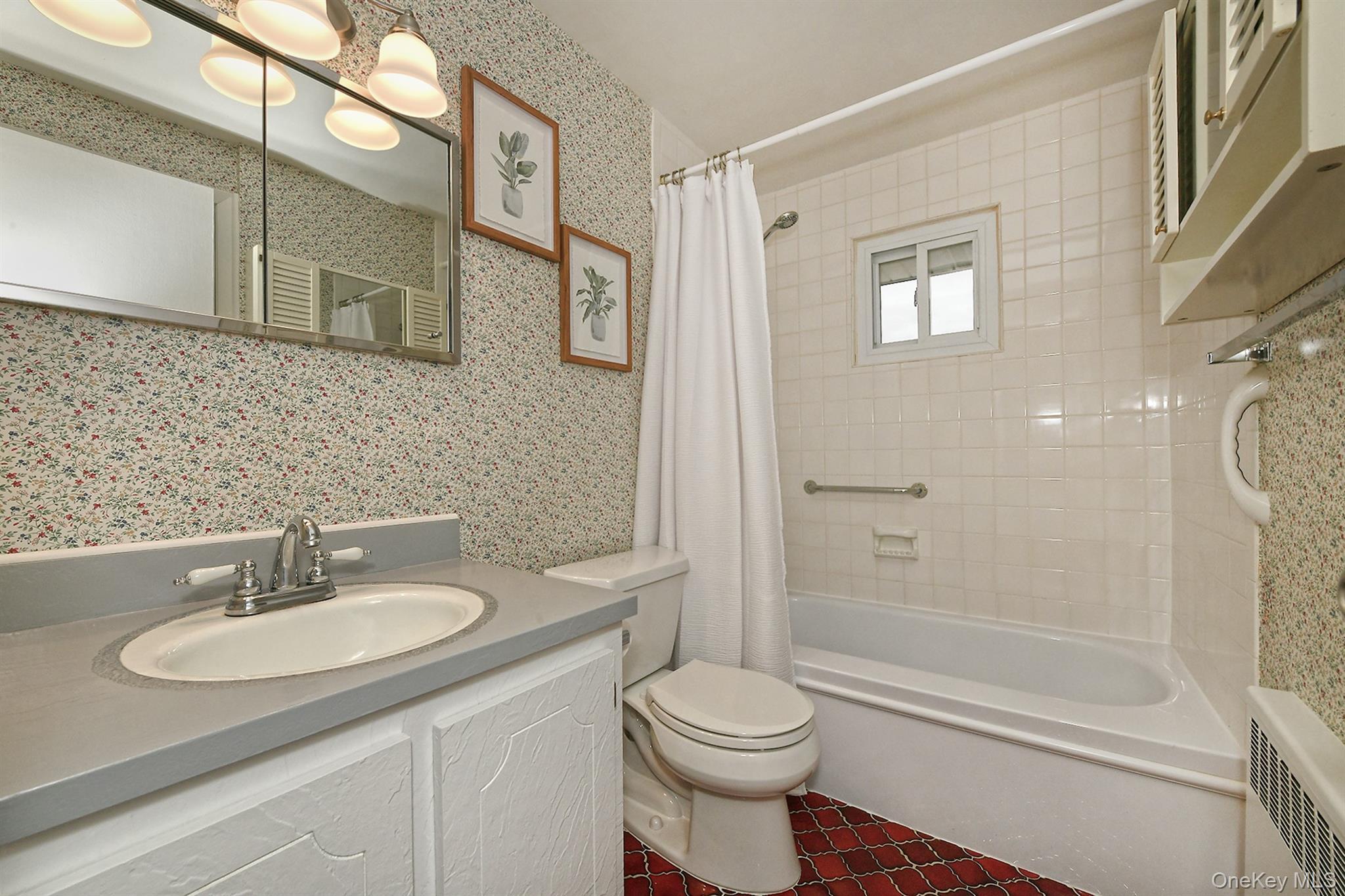 Single Family Halcourt  Nassau County, NY 11803, MLS-919549-21