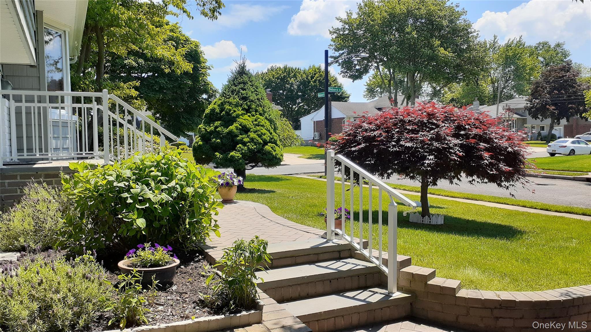 Single Family Halcourt  Nassau County, NY 11803, MLS-919549-3