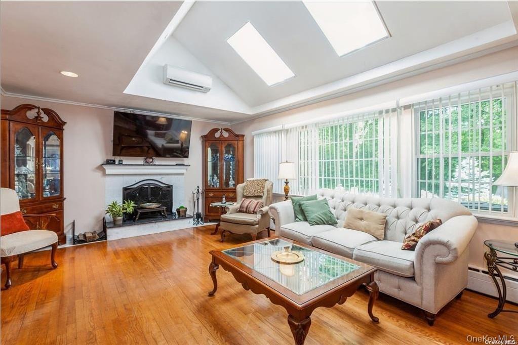 Single Family Duck Pond Nassau County, NY 11542, MLS-919557-11