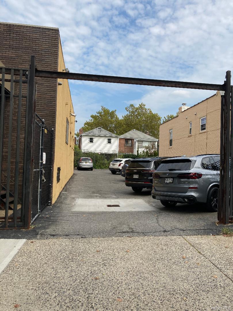 Commercial Lease Morris Park  Bronx, NY 10461, MLS-919577-10