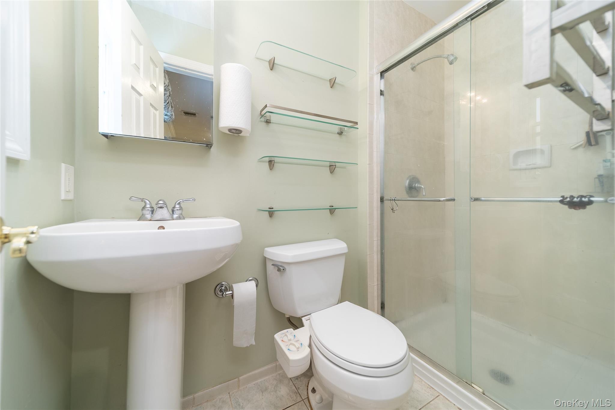 Single Family New York Suffolk County, NY 11747, MLS-919589-11