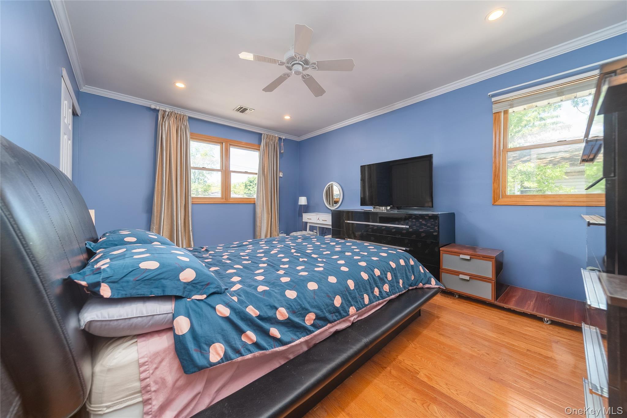 Single Family New York Suffolk County, NY 11747, MLS-919589-13