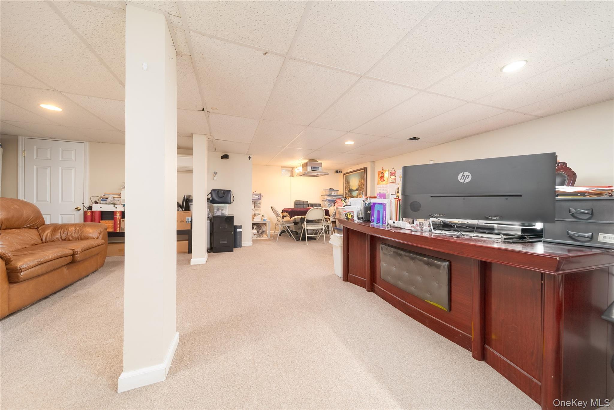 Single Family New York Suffolk County, NY 11747, MLS-919589-17