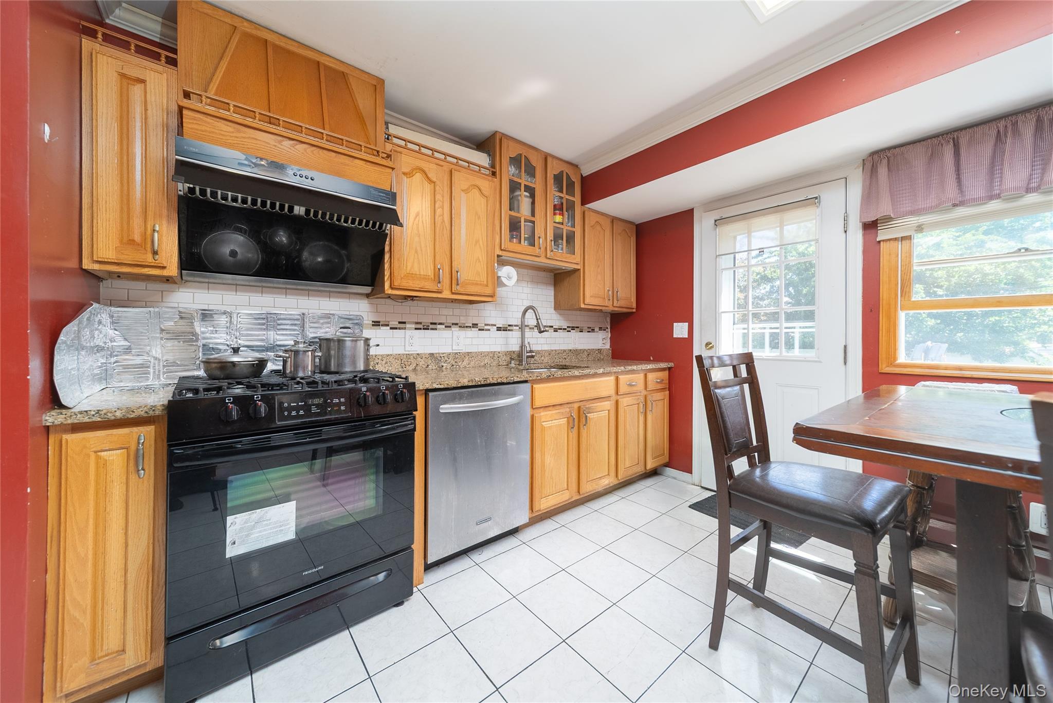 Single Family New York Suffolk County, NY 11747, MLS-919589-8