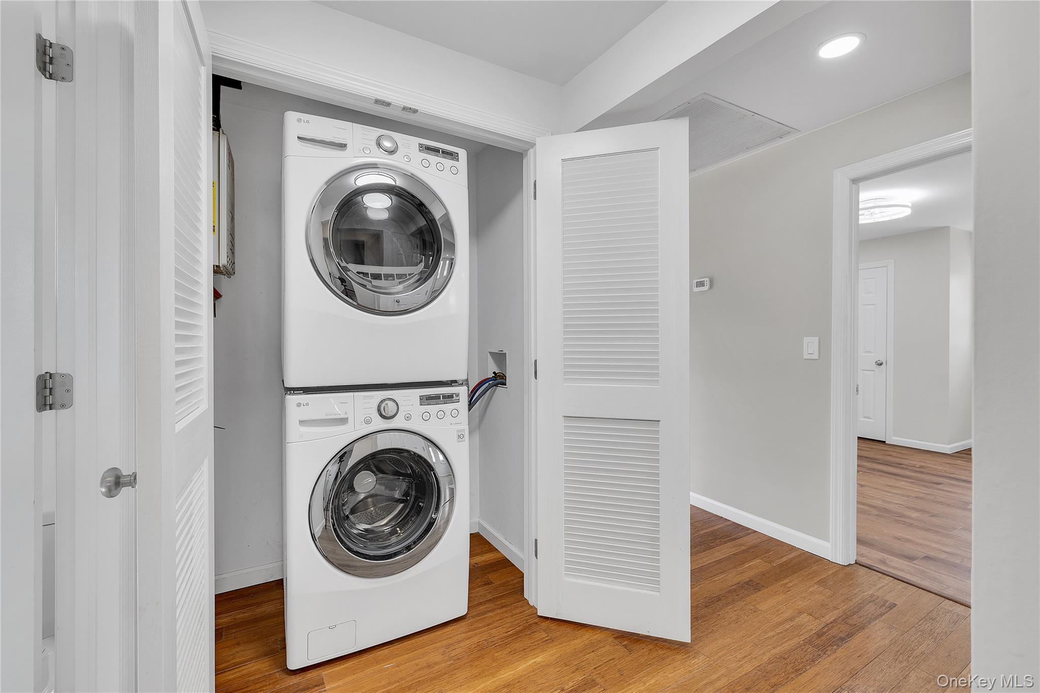 Single Family Bellport Suffolk County, NY 11951, MLS-919591-13