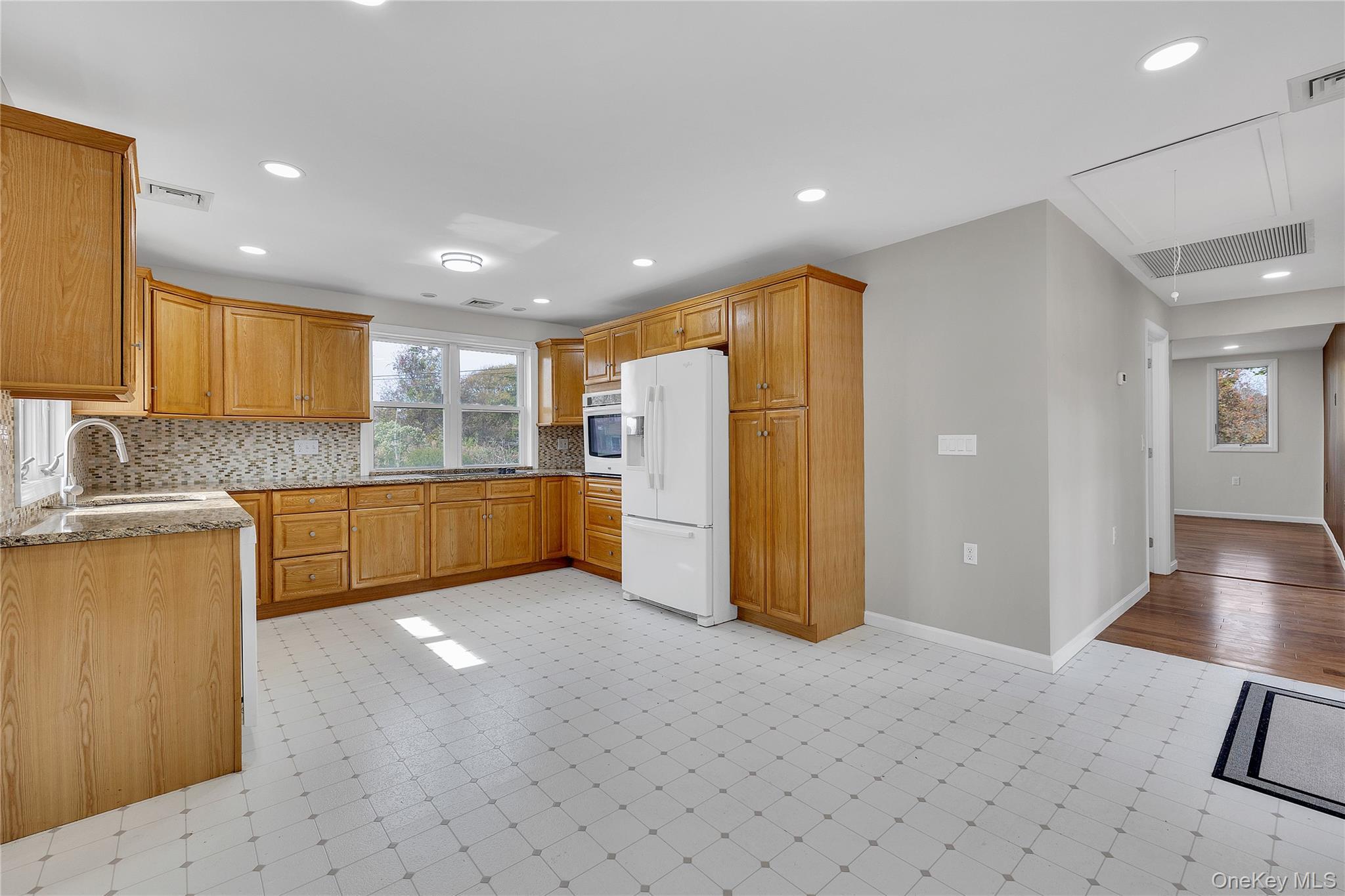 Single Family Bellport Suffolk County, NY 11951, MLS-919591-14