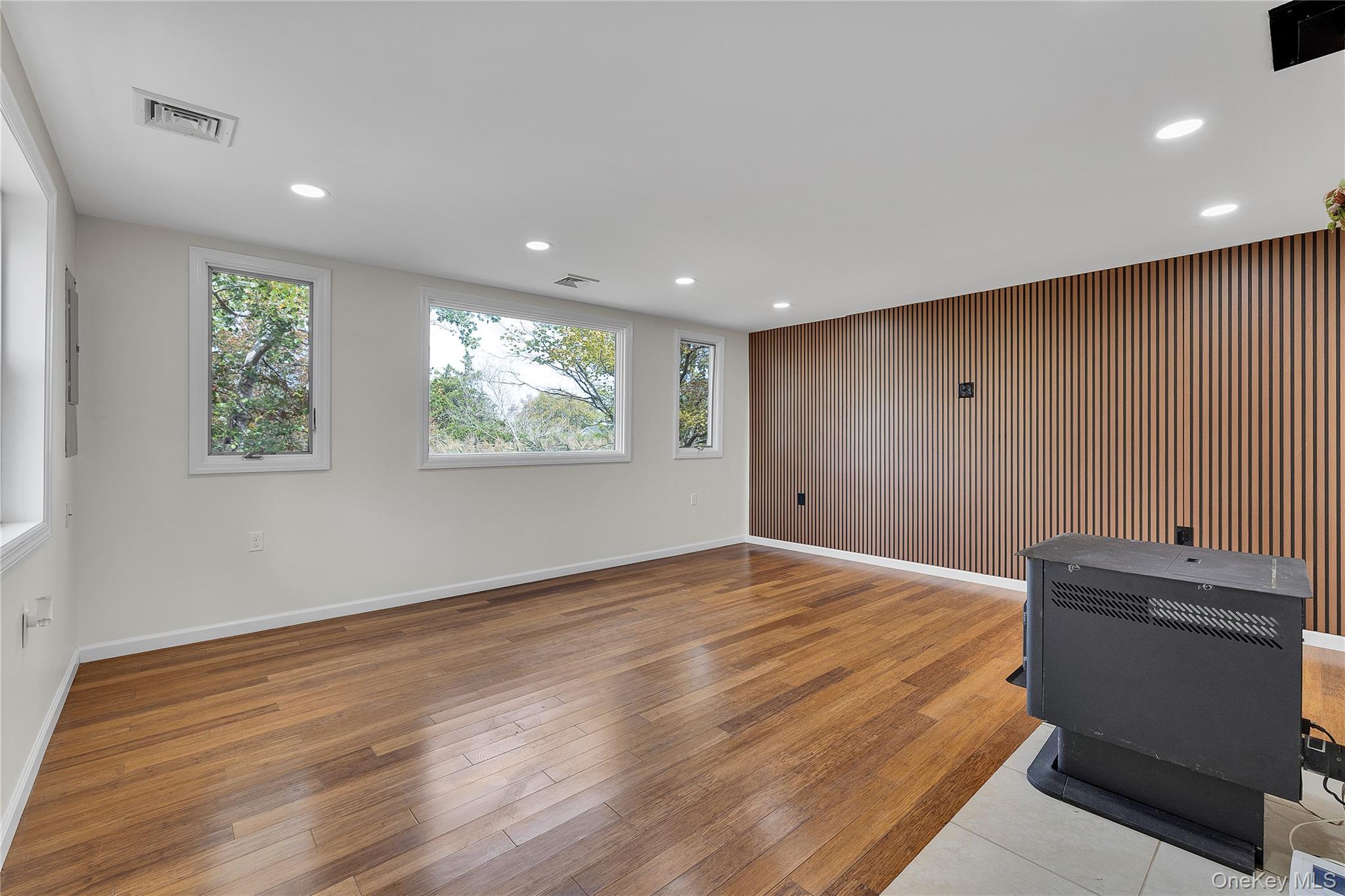 Single Family Bellport Suffolk County, NY 11951, MLS-919591-3