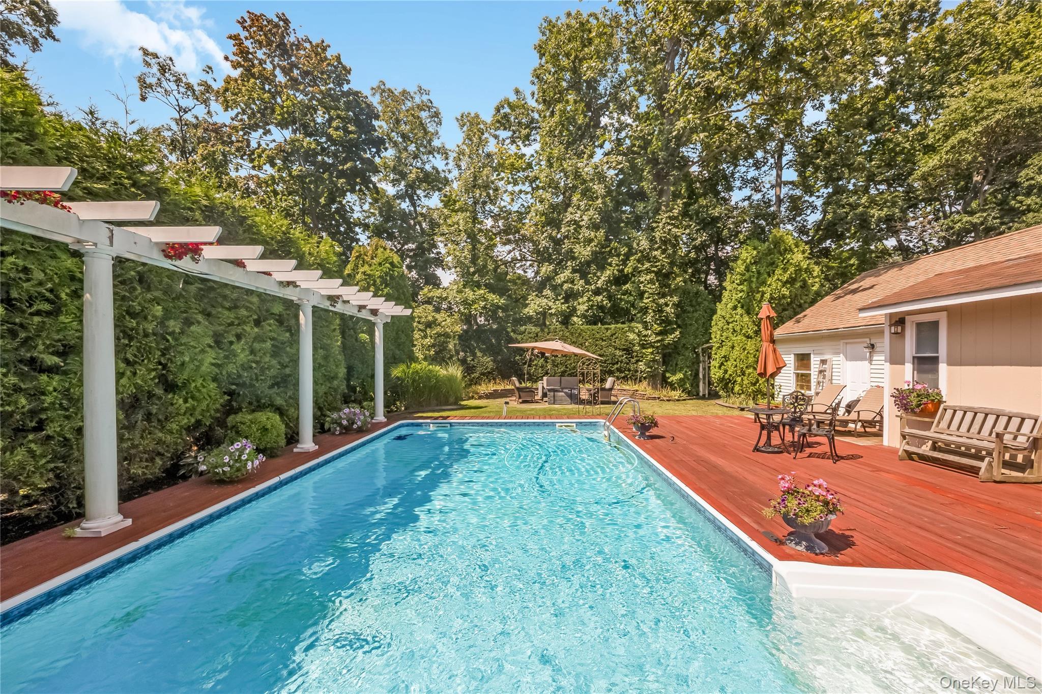 Single Family Village Line Road Suffolk County, NY 11702, MLS-919627-31
