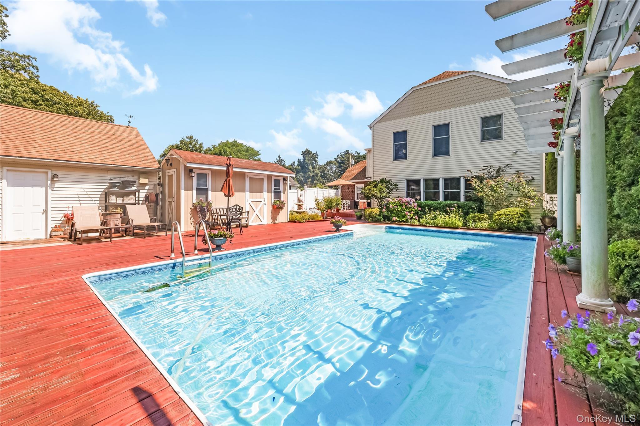 Single Family Village Line Road Suffolk County, NY 11702, MLS-919627-33