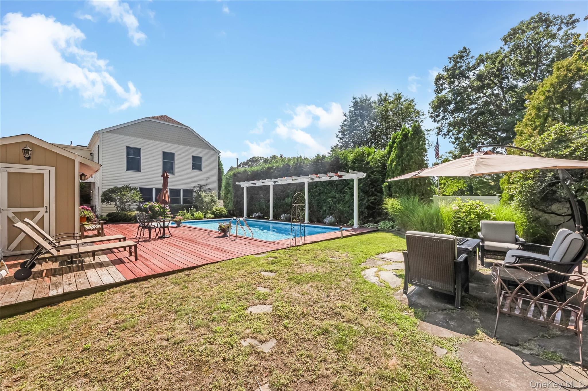 Single Family Village Line Road Suffolk County, NY 11702, MLS-919627-35